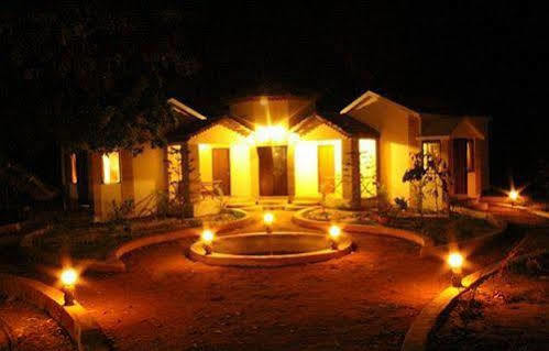 Wildflower Resort Tala  Exterior photo
